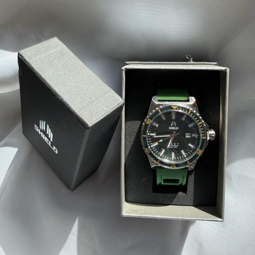 Shield Reef Men’s Diving Watch